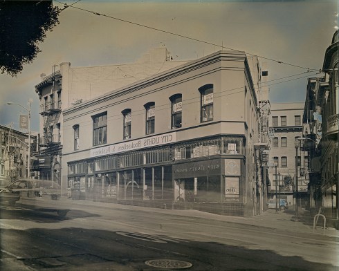 bd.CityLightsBooksellers And